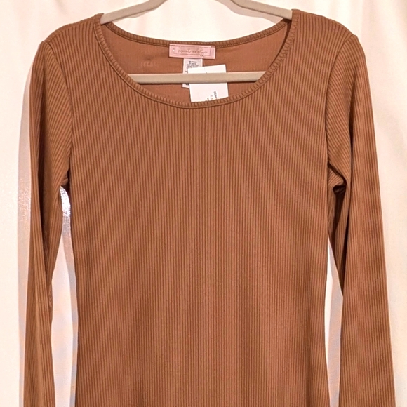 Light Brown V-Neck Maxi Dress - Picture 6 of 6